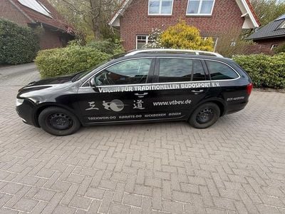 Gebraucht Skoda Superb Elegance 140 PS (102 kW) 2013 Schwarz Kombi