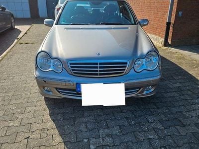 Gebraucht Mercedes C180 Avantgarde 143 PS (105 kW) 2005 Gold Limousine