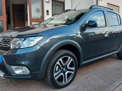 Gebraucht Dacia Sandero Celebration 101 PS (74 kW) 2020 Andere farben Kleinwagen