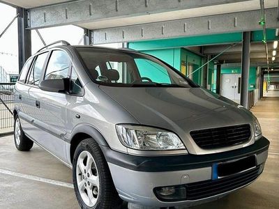 Gebraucht Opel Zafira Executive 125 PS (91 kW) 2002 Silber Van / Kleinbus