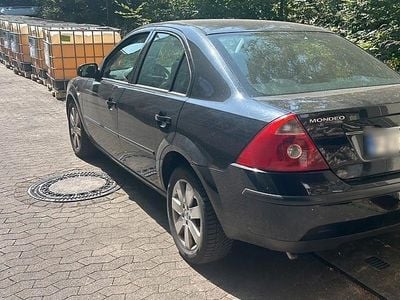 Gebraucht Ford Mondeo 110 PS (80 kW) 2004 Schwarz Limousine