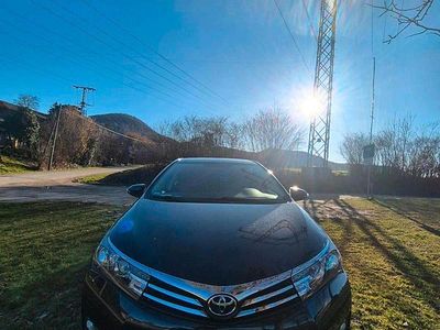 Usado Toyota Corolla 129 HP (94 kW) 2014 Azul Sedan