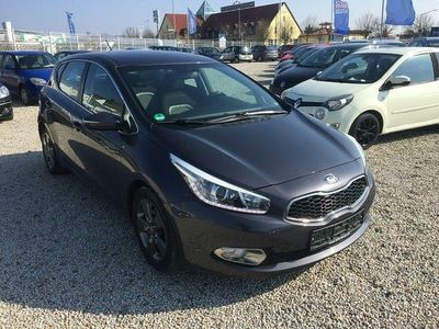 Gebraucht Kia Ceed Sportswagon 128 PS (94 kW) 2012 Grau Kombi