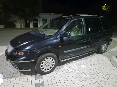 Gebraucht Chrysler Voyager 174 PS (127 kW) 2003 Schwarz Van / Kleinbus