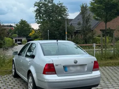 Gebraucht VW Bora 102 PS (75 kW) 2003 Silber Limousine