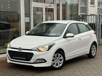 Polar white Gebraucht 2018 Hyundai i20 Classic Kleinwagen | 10.990 € (Etwas zu teuer)