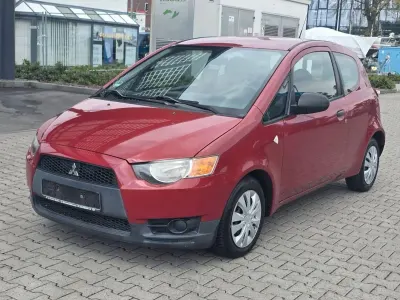 Gebraucht Mitsubishi Colt Inform 75 PS (55 kW) 2009 Rot Kleinwagen