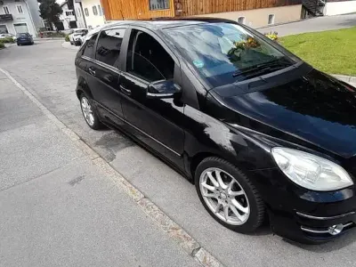 Gebraucht Mercedes B200 140 PS (102 kW) 2009 Schwarz Van / Kleinbus