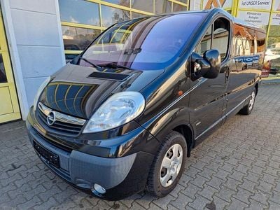 Begagnad Opel Vivaro 114 HK (83 kW) 2013 Svart Minibuss