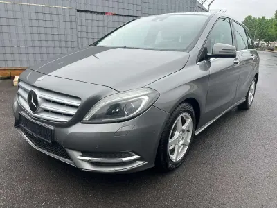 Gebraucht Mercedes B180 Edition 109 PS (80 kW) 2013 Mountaingrau  met. Van / Kleinbus