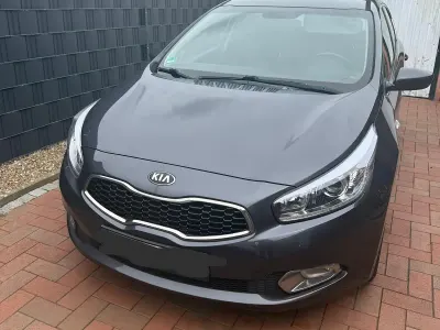 Gebraucht Kia Ceed 99 PS (72 kW) 2014 Grau Kleinwagen