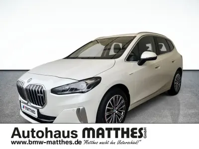 Gebraucht BMW 218 Active Tourer Luxury Line 150 PS (110 kW) 2022 Weiss Van / Kleinbus