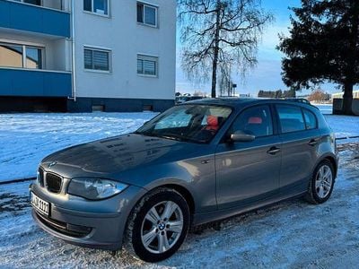 Grau Gebraucht 2009 BMW 118 Sport Line Kleinwagen | 3.499 € (Guter Preis)