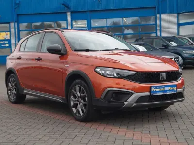 Gebraucht Fiat Tipo Cross 101 PS (74 kW) 2021 Orange Limousine