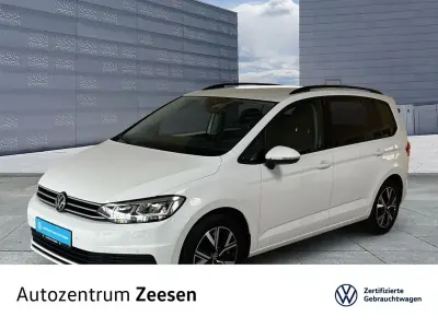 Gebraucht VW Touran Comfortline 150 PS (110 kW) 2023 Weiß Van / Kleinbus