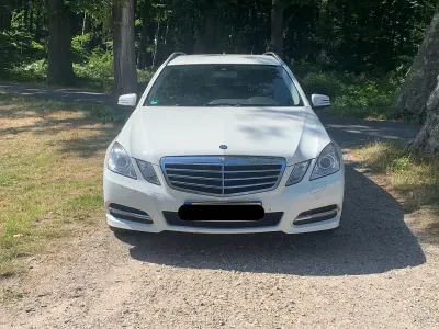 Gebraucht Mercedes E220 Avantgarde 170 PS (125 kW) 2012 Weiß Kombi