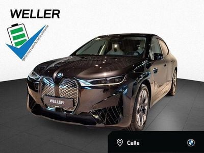 Saphirschwarz (schwarz) Gebraucht 2023 BMW iX Sport Line SUV | 43.450 € (Superpreis)