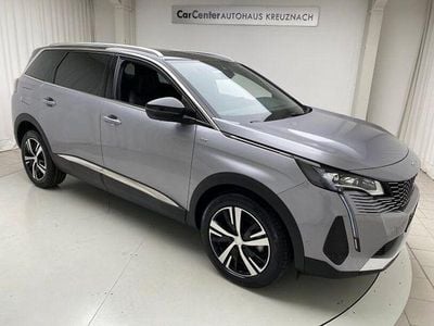 Grau Gebraucht 2023 Peugeot 5008 GT Van / Kleinbus | 29.950 € (Fairer Preis)