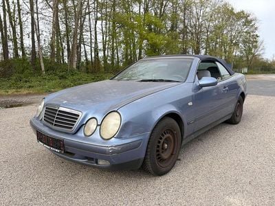 Usata Mercedes CLK200 136 CV (100 kW) 1998 Blu Cabrio