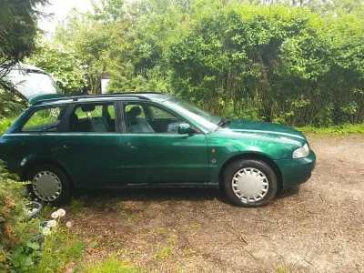 Gebraucht Audi A4 90 PS (66 kW) 1996 Grün Kombi