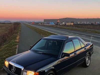 Gebraucht Mercedes 190 72 PS (52 kW) 1988 Blau Limousine