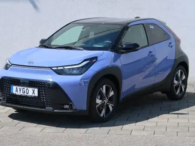 Neu Toyota Aygo X 116 PS (85 kW) 2026 Lavender purple metallic / bla SUV