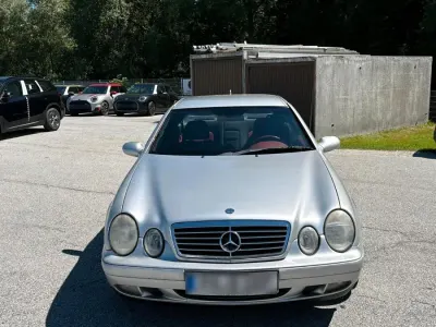 Gebraucht Mercedes CLK200 136 PS (100 kW) 1999 Silber Coupé