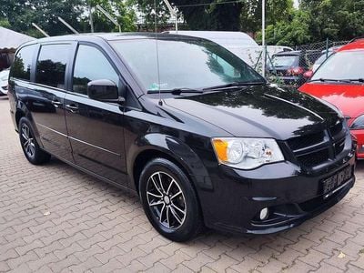 Begagnad Dodge Grand Caravan 287 HK (211 kW) 2015 Svart Minibuss