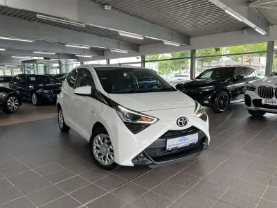 Gebraucht Toyota Aygo X-play 72 PS (52 kW) 2022 Weiß Kleinwagen
