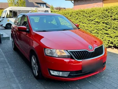 Gebraucht Skoda Rapid 105 PS (77 kW) 2015 Rot Kleinwagen
