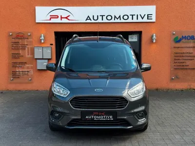 Gebraucht Ford Tourneo Courier Titanium 101 PS (74 kW) 2019 Grau Van / Kleinbus