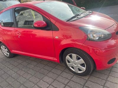Usata Toyota Aygo 68 CV (50 kW) 2010 Rosso Utilitaria