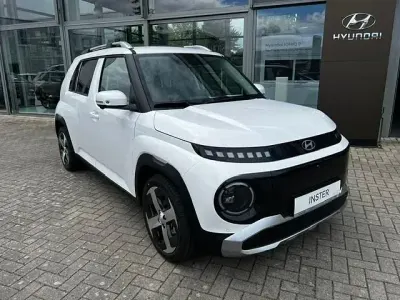 Neu Hyundai Inster Techniq 85 kW (116 PS) 2026 Atlas white Kleinwagen
