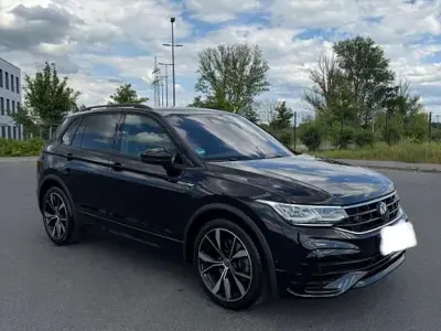 Gebraucht VW Tiguan R-line 200 PS (147 kW) 2024 Schwarz SUV