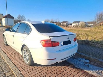 Gebraucht BMW 320 Sport Line 184 PS (135 kW) 2014 Weiß Limousine
