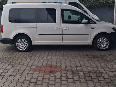 Weiß Gebraucht 2016 VW Caddy Maxi Van / Kleinbus | 7.500 €