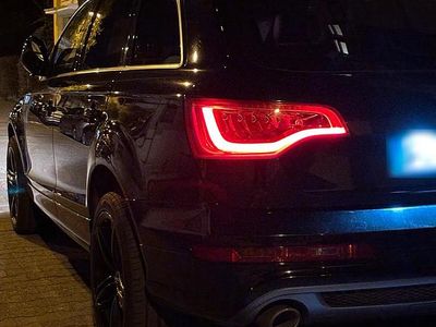 Second-hand Audi Q7 S-Line 245 CP (180 kW) 2012 Negru SUV