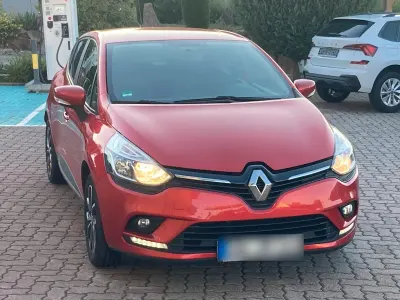 Gebraucht Renault Clio IV 90 PS (66 kW) 2018 Rot Limousine