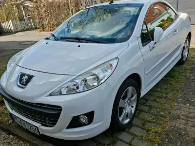Gebraucht Peugeot 207 CC 120 PS (88 kW) 2012 Weiß Cabrio