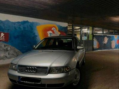 Gebraucht Audi A4 125 PS (91 kW) 1997 Silber Limousine