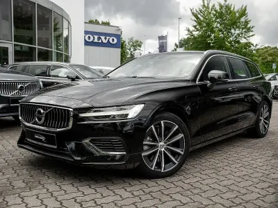 Gebraucht Volvo V60 Inscription 349 PS (256 kW) 2022 Schwarz Kombi