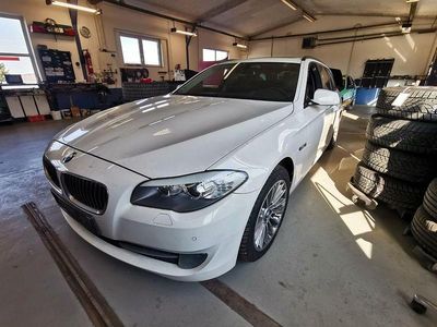 Gebraucht BMW 530 258 PS (189 kW) 2011 Weiß Kombi