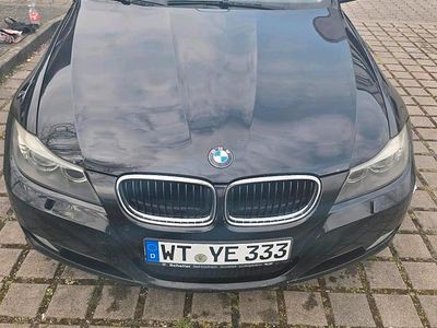 Gebraucht BMW 320 177 PS (130 kW) 2009 Schwarz Limousine