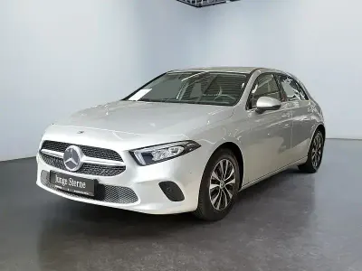 Gebraucht Mercedes A180 116 PS (85 kW) 2023 Silber Limousine
