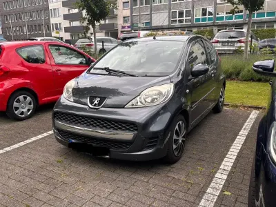 Gebraucht Peugeot 107 Filou 68 PS (50 kW) 2009 Schwarz Kleinwagen