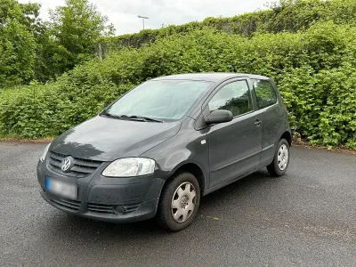 Gebraucht VW Fox 54 PS (39 kW) 2006 Schwarz Kleinwagen