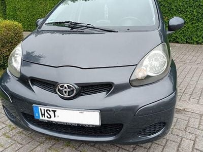 Second-hand Toyota Aygo Edition 68 CP (50 kW) 2011 Gri Hatchback