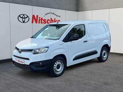 Weiß Gebraucht 2024 Toyota Proace City City Van / Kleinbus | 29.990 € (Fairer Preis)