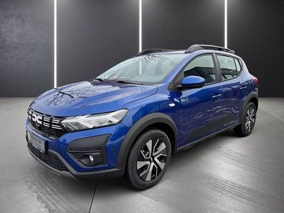 Blau Neu 2025 Dacia Sandero Expression Limousine | 19.999 €