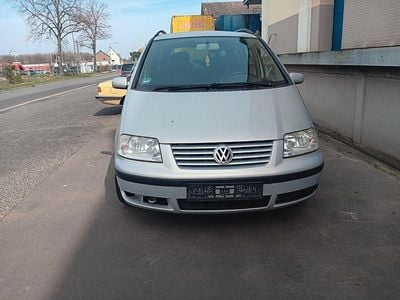 Second-hand VW Sharan Highline 131 CP (96 kW) 2004 Gri Monovolum